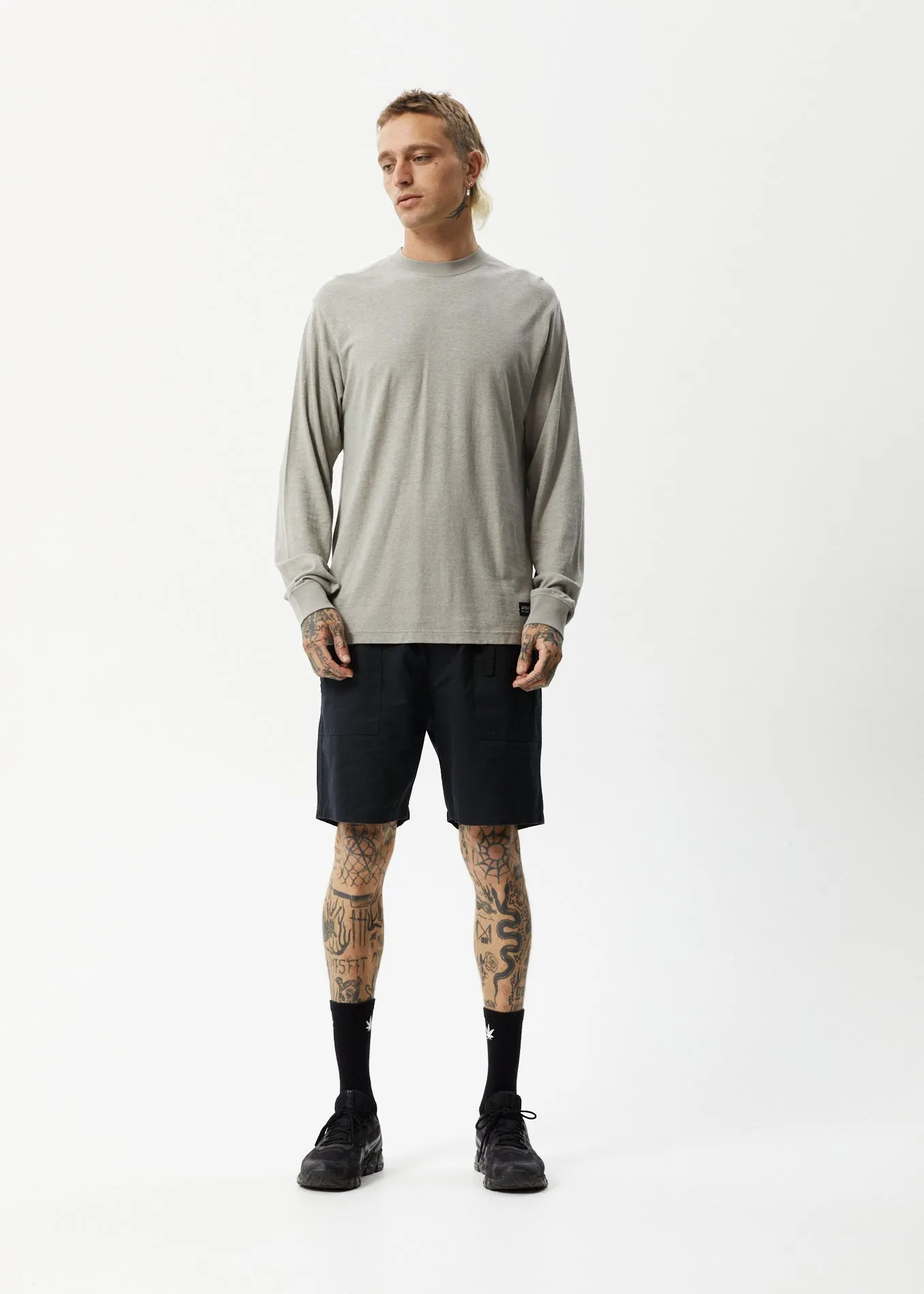 AFENDS Mens Essential - Long Sleeve T-Shirt - Olive