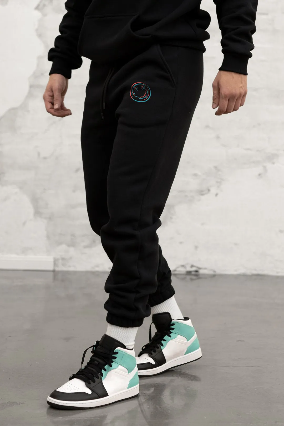 Fashionable casual sports trousers