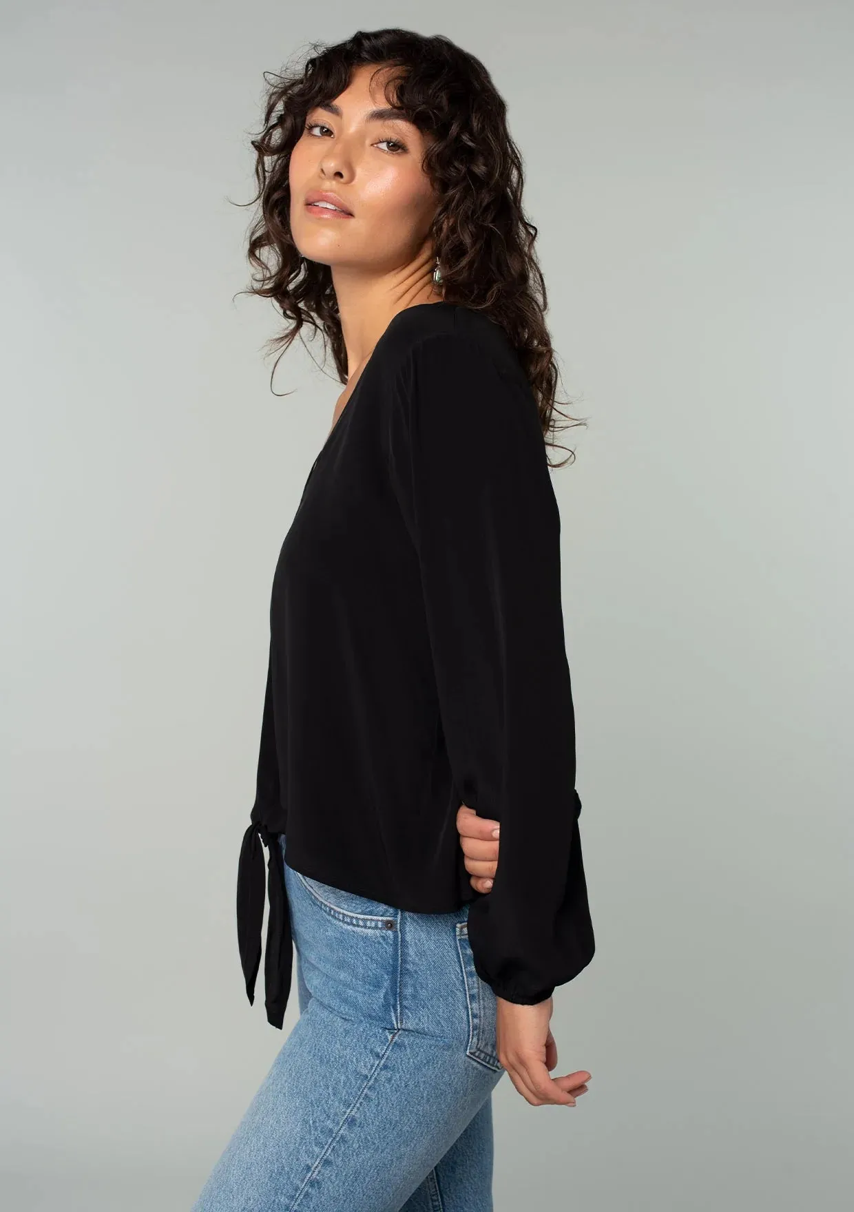 LONG SLEEVE TIE FRONT TOP (BLACK)